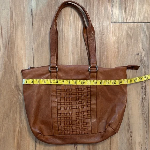 Elegant Brown Leather Tote Bag - Picture 3 of 9